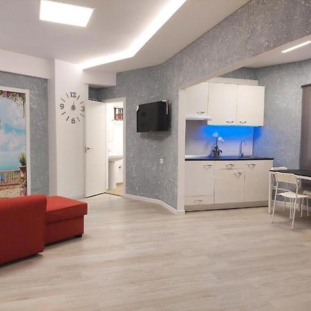 Fantastic 2 Bedrooms, Just 20 Meters From Ocean Playa de las Americas  Exteriér fotografie